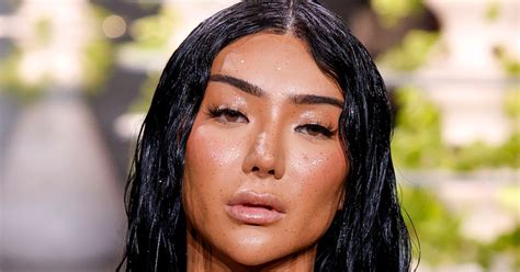 nikita dragun ass|YouTuber Nikita Dragun Goes Nearly Naked For NYFW Runway。